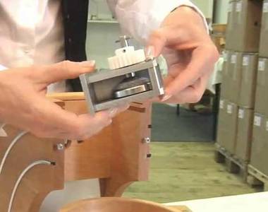 Drtící válce elektrického vločkovače Komo Flocman