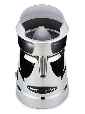 Komerční citrusovač Omega C-22 zepředu