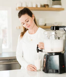 výrobník rostlinného mléka a másla Nutramilk výrobník rostlinného mléka a másla Nutramilk