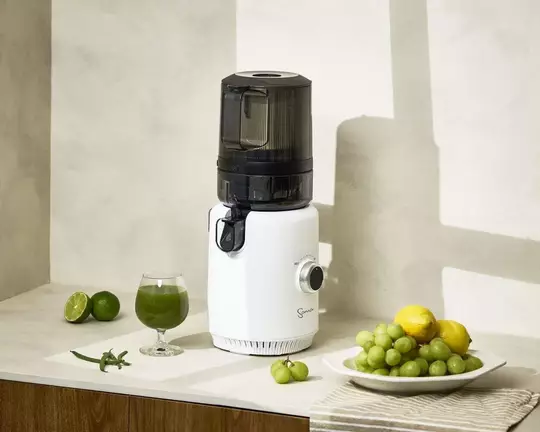 šnekový odšťavňovač Sana 818 v kuchyni