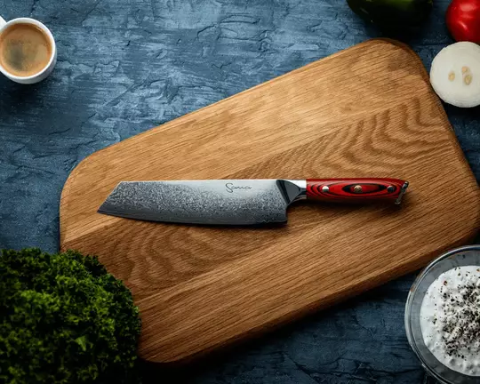 šéfkuchařský nůž Sana v kuchyni