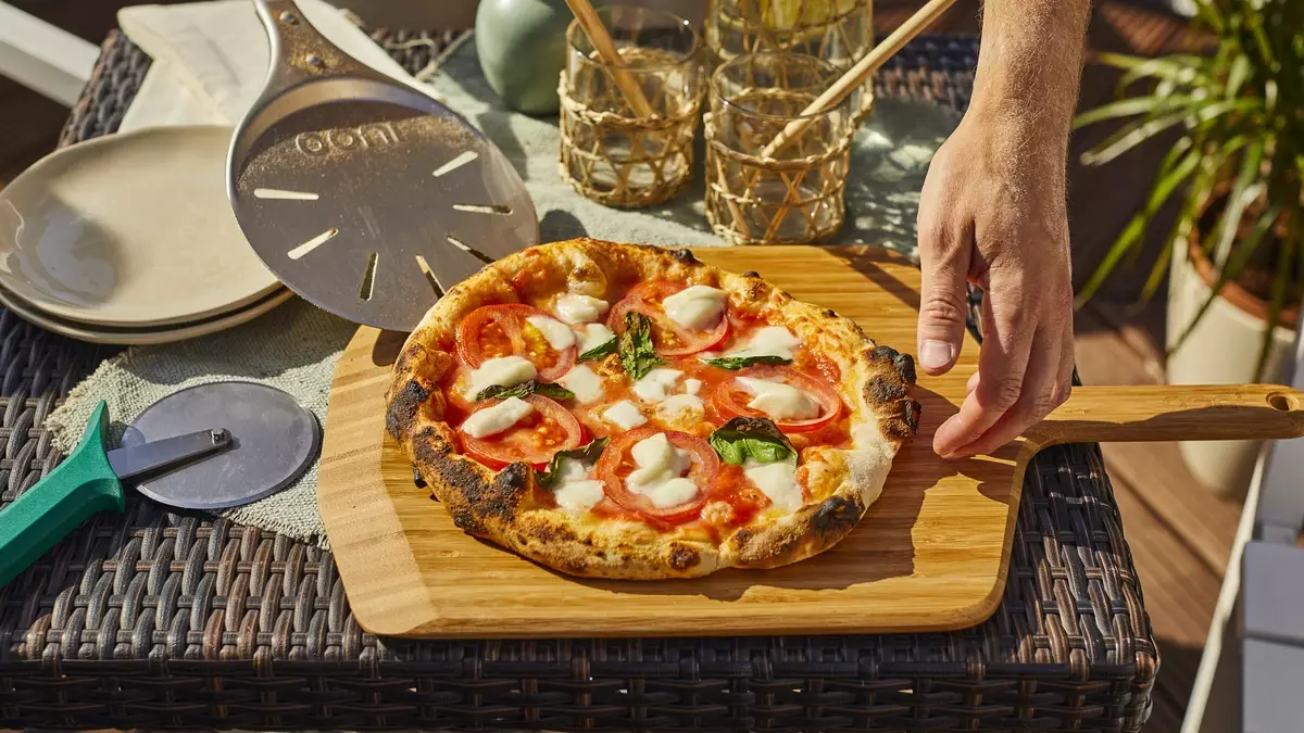 Jak velkou pizzu lze v peci Ooni Volt 2 připravit