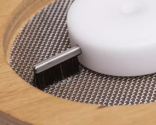 Detail vložky v elektrickém sítu KoMo